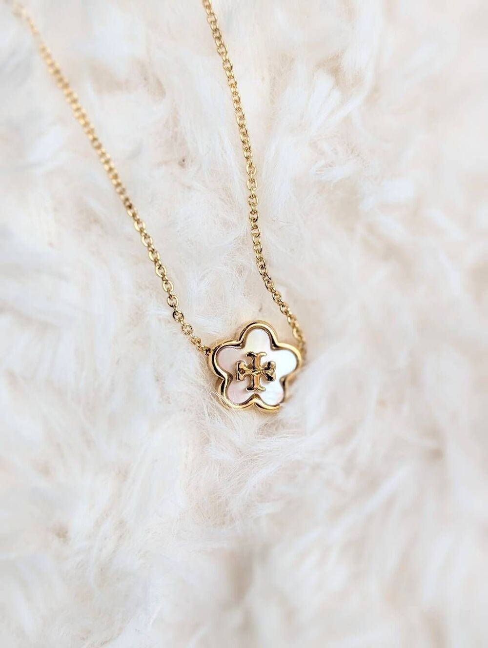 TORY BURCH Mother of Pearl Enamel Flower Double T Logo Gold Chain Necklace - Picture 2 of 4